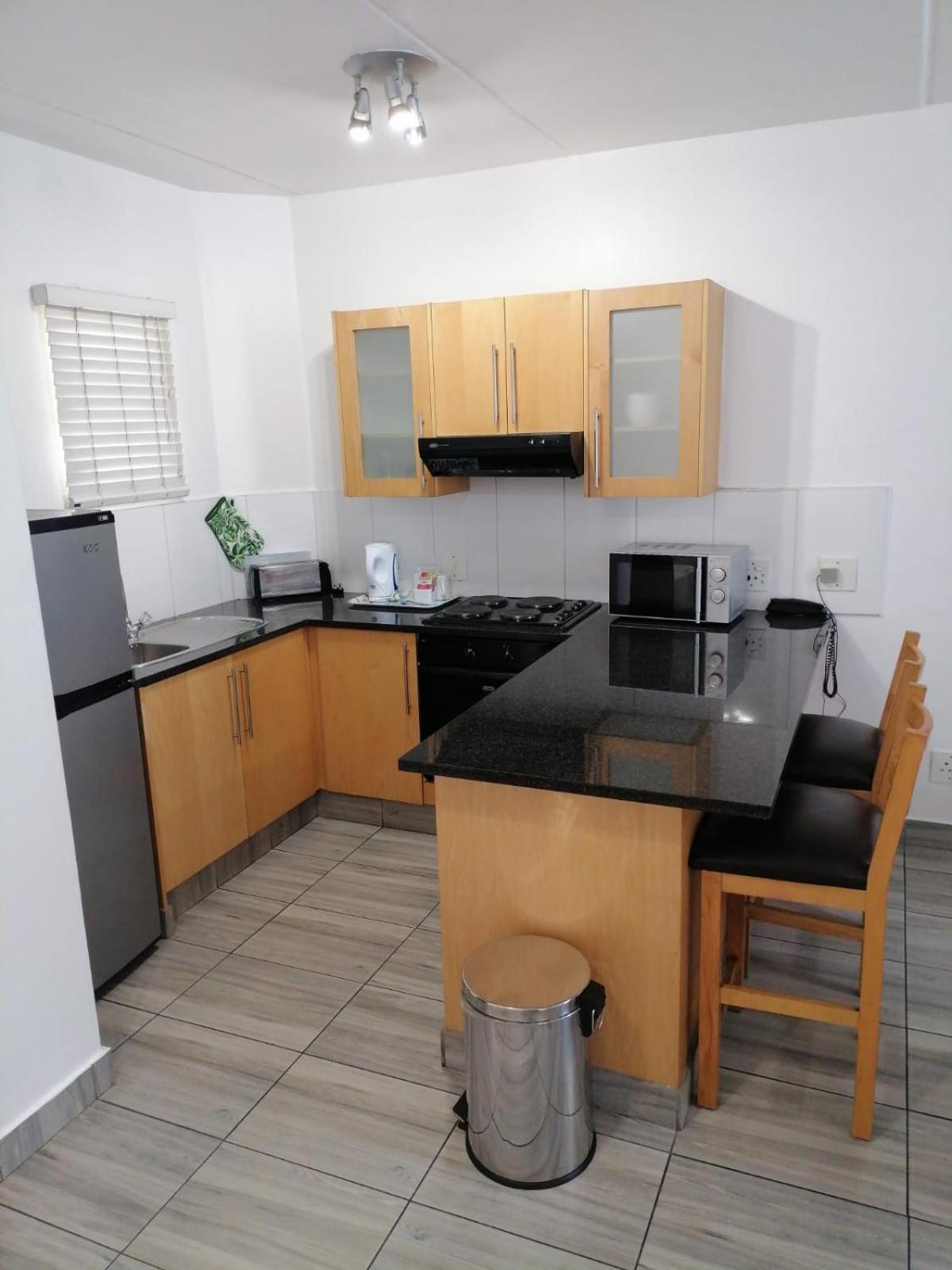 אידנווייל Airport Inn And Suites מראה חיצוני תמונה