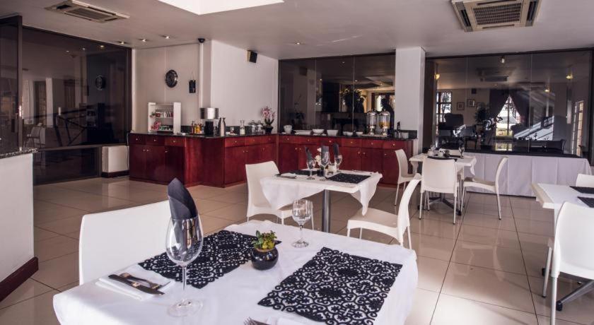 אידנווייל Airport Inn And Suites מראה חיצוני תמונה