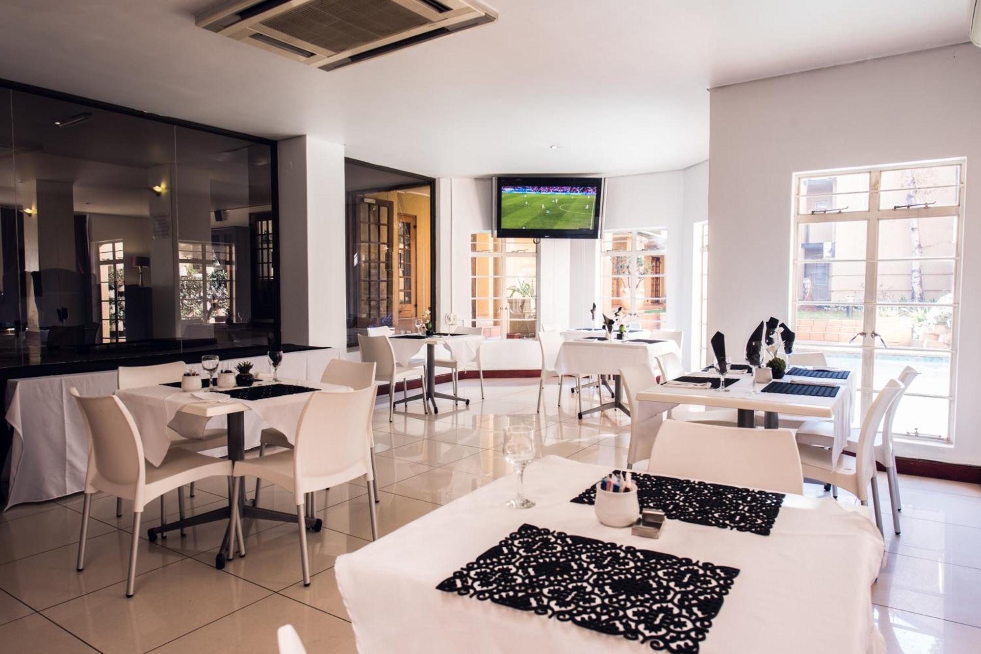 אידנווייל Airport Inn And Suites מראה חיצוני תמונה