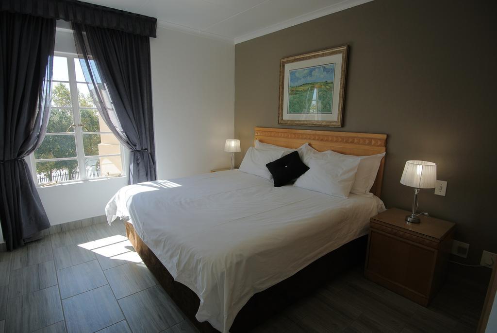 אידנווייל Airport Inn And Suites מראה חיצוני תמונה